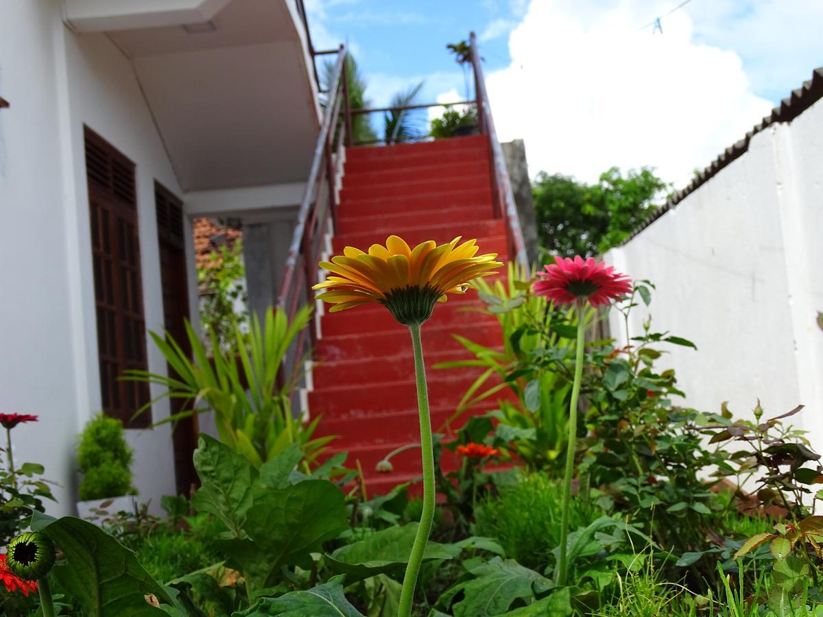 Aa Inn Trincomalee Bagian luar foto