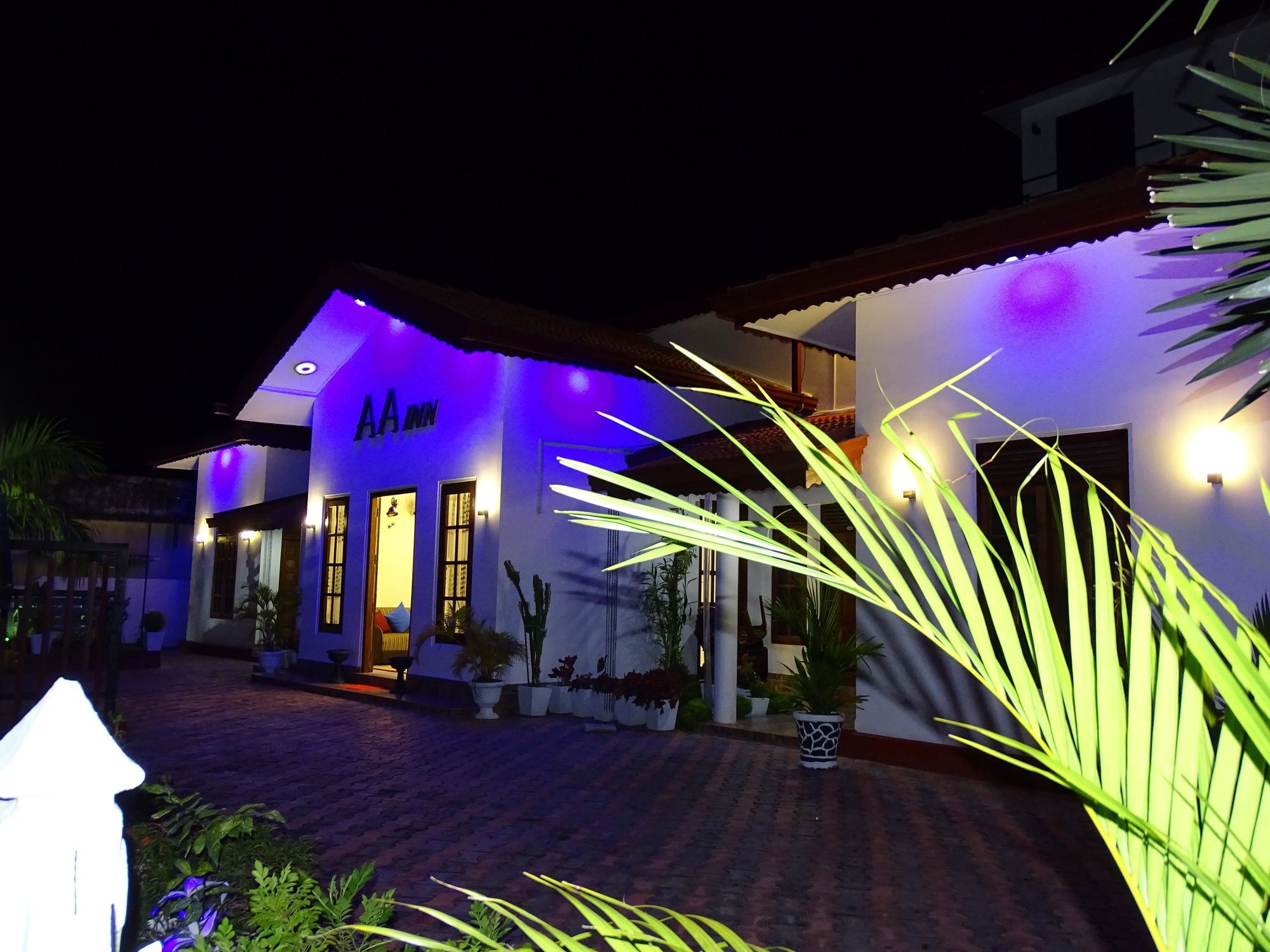 Aa Inn Trincomalee Bagian luar foto