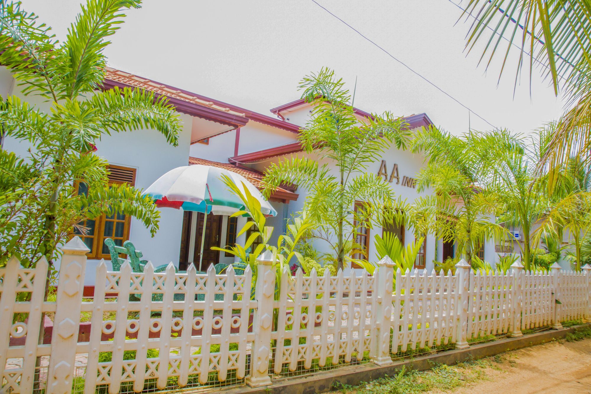 Aa Inn Trincomalee Bagian luar foto